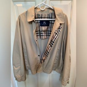 Burberry men’s lightweight jacket-L